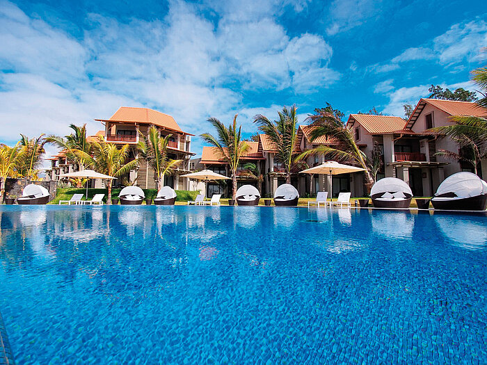 Pool | Maritim Crystals Beach Hotel Mauritius