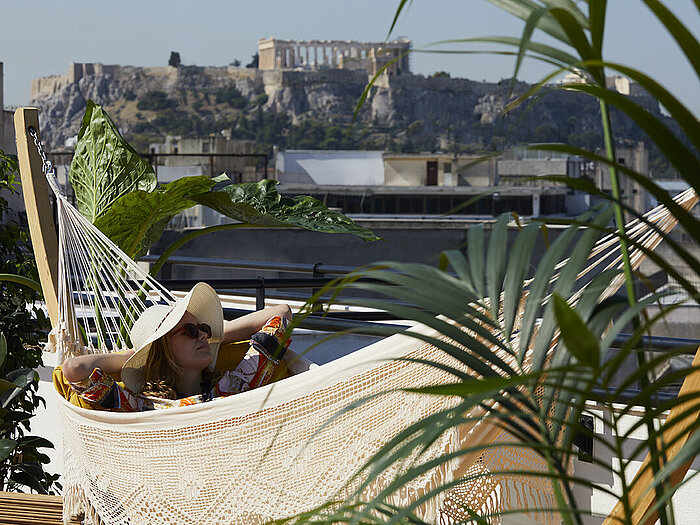 Dachterrasse mit Hängematte | Brown Acropol Hotel Athen